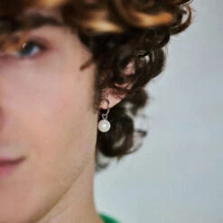 Silver Pearl Drop Earring 17 Silver Pearl Drop Earring -SERGE DENIMES Shop Pearl Drop Earring Model Shot