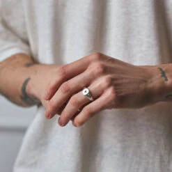 Silver Envy Signet Ring -SERGE DENIMES Shop Silver Envy Ring Model Shot 198cb23b 550f 4c04 8833 b3b87faaba32