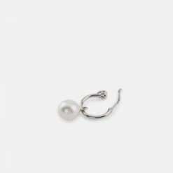 Silver Pearl Drop Earring 15 Silver Pearl Drop Earring -SERGE DENIMES Shop Silver Pearl Drop Earring Product Shot 3 Grey